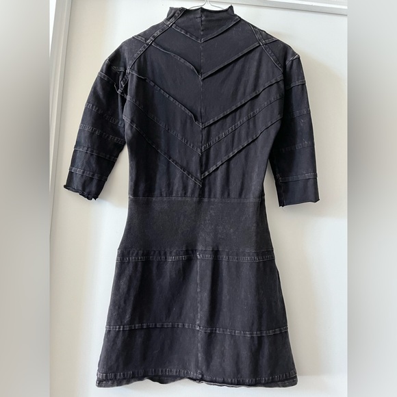 DEMOBAZA Top Dress from 2022 Winter Collection - Picture 2 of 4